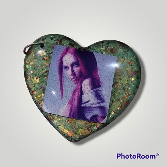 Luna Vexa Green Glitter Heart Keychain - Picture 9 of 16